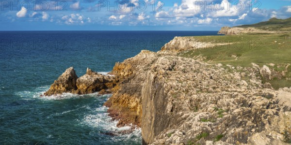 Coastline and Cliffs, Cantabrian Sea, Buelna, Llanes, Asturias, Spain, Europe