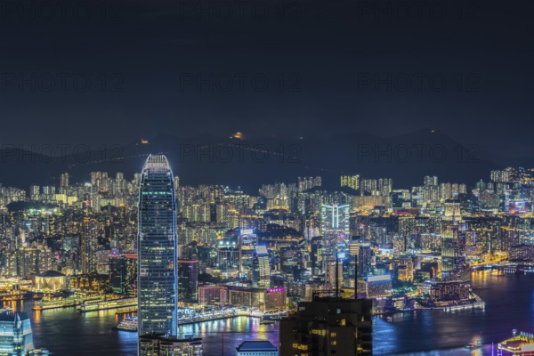 Hong Kong night view seen from Victoria Peak. Shooting Location: Hong Kong Special Administrative Region