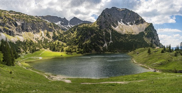 Entschenkopf crossing with a fantastic panoramic view of the Upper and Lower Gaisalpsee and the Allgau Alps