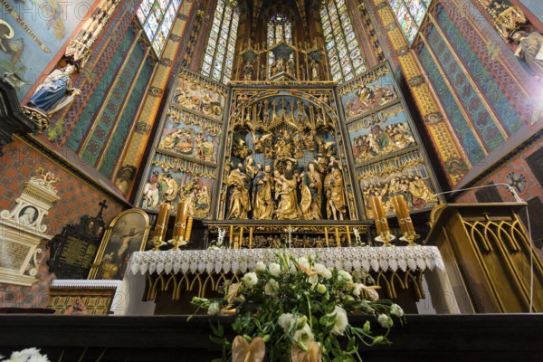 Retablo de Veit Stoss, entre 1477 y 1489, de estilo gótico tardío, basílica de Santa María -iglesia de la Asunción de la Santísima Virgen María-, estilo gotico, Cracovia, Polonia
