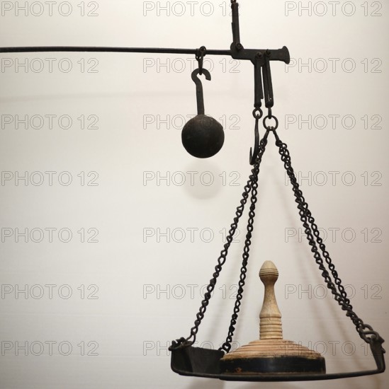 Old Kraemer scales with weight