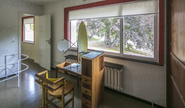 Weimar, Haus am Horn, model house built in 1923 to a design by Georg Muche, ladies' room with toilet table and chair by Marcel Breuer (copies)