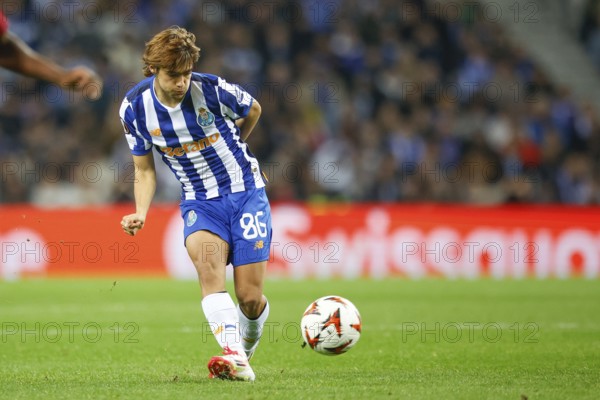 Portugal: Football Europa League, Play-Off - FC Porto vs. AS Roma - Estadio do Dragao, Porto: Rodrigo MORA FC Porto on the ball