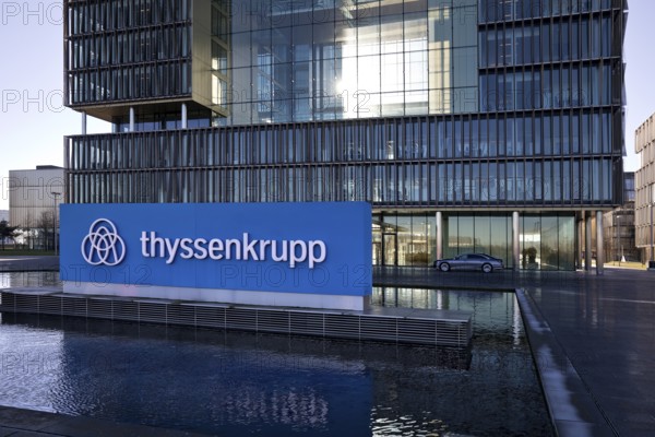 The main building Q1 of the corporate headquarters of ThyssenKrupp, Essen, Ruhr area, North Rhine-Westphalia, Germany, Europe