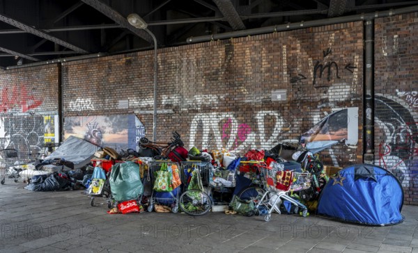 Waste and rubbish collection point, homeless people under the Jannowitzbrücke, Berlin, Germany, Europe