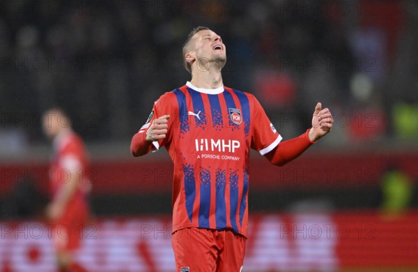 Adrian Beck 1. FC Heidenheim 1846 FCH (21) Disappointment disappointed after missed goal chance Gesture Gesture UEFA Conference League, Voith-Arena, Heidenheim, Baden-Württemberg, Germany, Europe