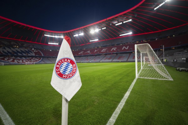 Corner flag, FC Bayern Munich FCB logo, Tor tor, goal net, stadium, empty, interior, illuminated, blue hour, Allianz Arena, Munich, Bavaria, Germany, Europe