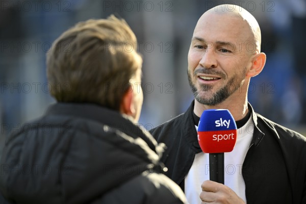 Coach Christian Ilzer TSG 1899 Hoffenheim Portrait in interview Microphone Microphone Logo SKY with presenter Reporter Michael Leopold, PreZero Arena, Sinsheim, Baden-Württemberg, Germany, Europe