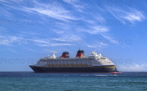 Mexico, Cabo San Lucas, Los Cabos, vacation cruise ship docked close the beach and El Arco, Central America