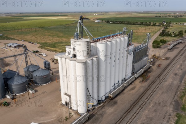 Roggen, Colorado, The Roggen Farmers Elevator Association stores and markets grain for its member farmers. The association is a cooperative that owns several grain elevators in eastern Colorado