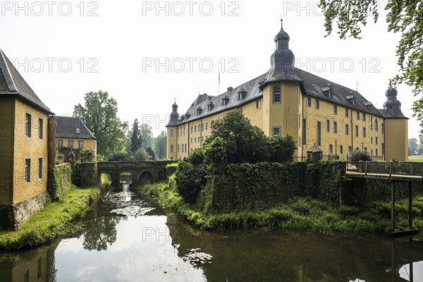 Moated castle, Schloss Dyck, Jüchen, Lower Rhine, North Rhine-Westphalia, Germany, Europe