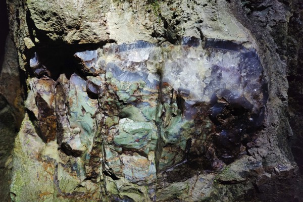 Green jasper with rock crystal in the visitor gallery of the Steinkaulenberg gemstone mines, Idar-Oberstein, Rheinpland-Pfalz, Germany, Europe