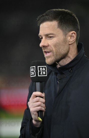 Coach Coach Xabi Alonso Bayer 04 Leverkusen Portrait in interview Microphone Microphone Logo DAZN MHPArena, MHP Arena Stuttgart, Baden-Württemberg, Germany, Europe