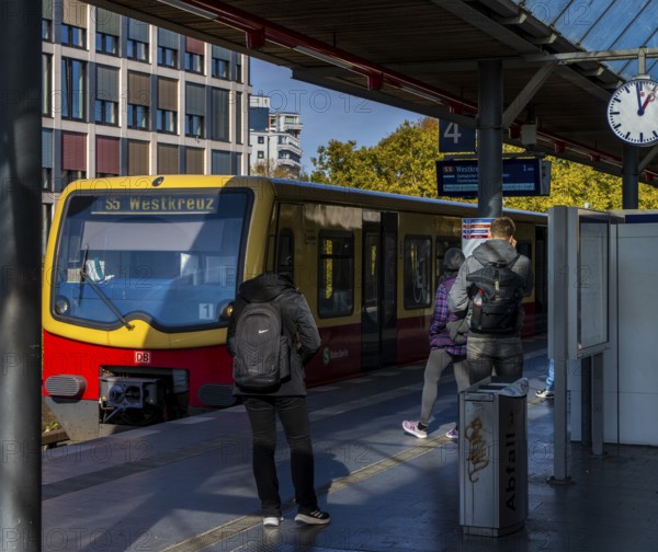Tiergarten S-Bahn station with local and long-distance trains, Berlin, Germany, Europe