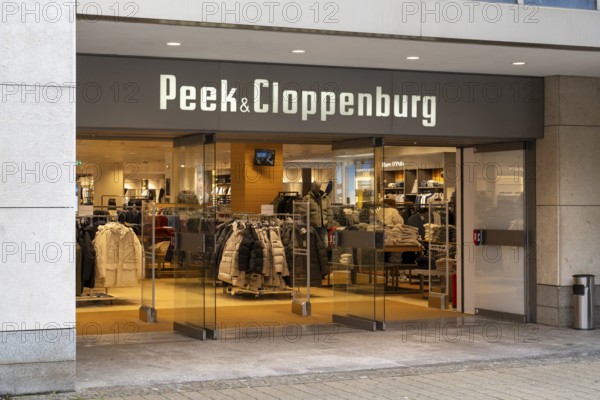 Entrance to the Peek & Cloppenburg clothing shop, Erlangen, Middle Franconia, Bavaria, Germany, Europe