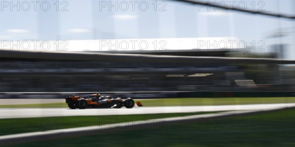 MELBOURNE, AUSTRALIA, MARCH 24: Lando Norris of Great Britain drives the McLaren MCL38 during the 2024 Australian Grand Prix at Albert Park in Melbourne, Australia, Oceania