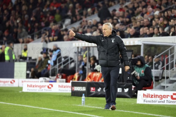 Thumbs up: Coach Christian Streich (Freiburg) saw a very good performance from his team in the 1st FBL match: 22-23: 15th Sptg. SC Freiburg, FC Union Berlin DFL REGULATES PROHIBIT ANY USE OF PHOTOGRAPHS AS IMAGE SEQUENCES AND/OR QUASI-VIDEOn Photo: Joachim Hahne/johapress