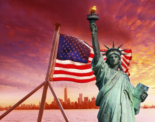 Liberty Statue New York skyline and American flag Symbols USA photomount
