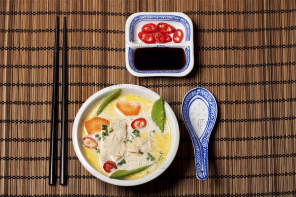 Thai tom kha gai soup
