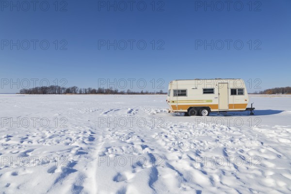 Winter, caravan trailer on the Saint Lawrence River, Province of Quebec, Canada, North America