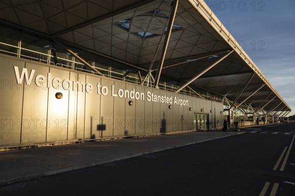 LONDYN, ENGLAND - SEPTEMBER 29, 2024: Writing on the wall of airport Welcome to London Stansted Airport.