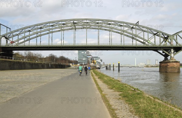South bridge at the Rheinauhafen