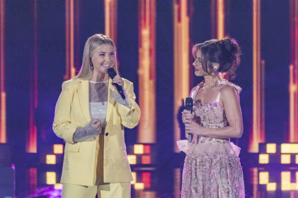 Sarah Engels and Beatrice Egli with the song Starke Mädchen at the Beatrice Egli Show in Studio Berlin Adlershof on 08.04.2025. The broadcast will take place on Easter Saturday, 19 April 2025, 20:15, on Ersten