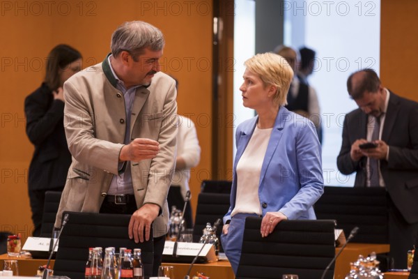 Markus Söder (CSU Chairman and Minister President of Bavaria) and Manuela Schwesig (SPD, Minister President of Mecklenburg-Western Pomerania) in front of the meeting between Federal Chancellor Friedrich Merz and the heads of government of the federal states in the International Conference Hall of the Federal Chancellery, Berlin, 18 June 2025