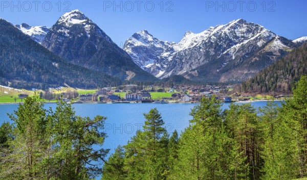 View across the lake to Pertisau and the Karwendel mountains, municipality of Eben, Achensee, Tyrolean Alps, Tyrol, Austria, Europe