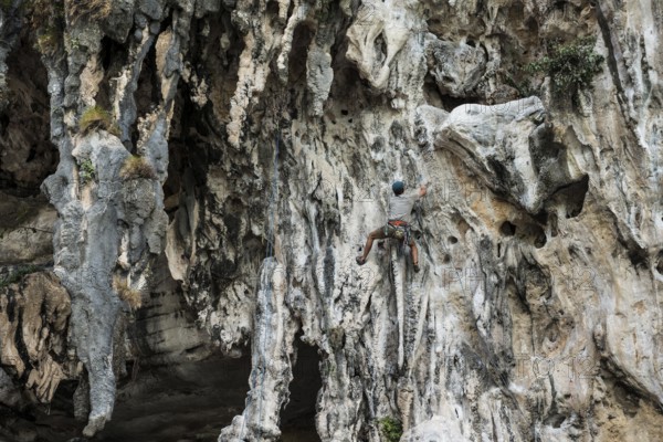 Climber, Tonsai Beach, Ao Nang, Krabi, Thailand, Asia