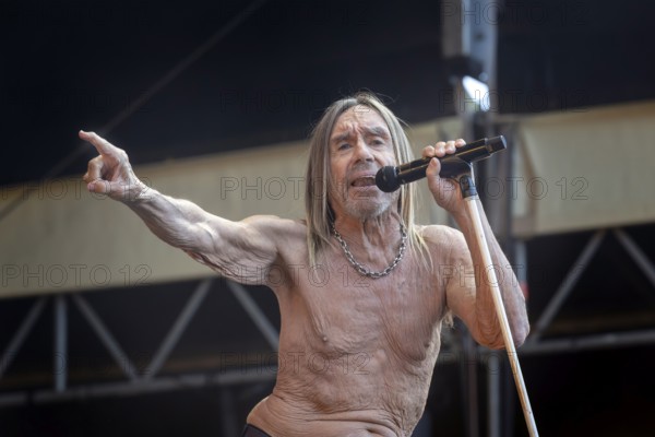 Iggy Pop, singer, actor, punk, rock, USA, live open air at the Citadel Music Festival, 19.06.2025, Zitadelle Spandau, Berlin, Germany < english> Iggy Pop, singer, actor, punk rock, USA, live open air at the Citadel Music Festival, June 19, 2025, Spandau Citadel, Berlin, Germany, Europe