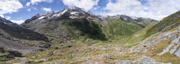 View of mountain landscape in the upper Gössnitz valley, mountain peak Roter Knopf, Wiener Höhenweg, Schober group, Hohe Tauern National Park, Carinthia, Austria, Europe