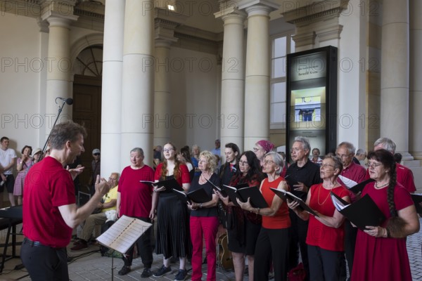 Hans-Beimler-Chor at the Humboldt Forum as part of the Fête de la Musique. The music event, which originated in France, has been held as a street event on the longest day of the year on 21 June since 1982. The Fête de la Musique has also been held in Berlin since 1995 and is celebrating its 30th anniversary this year. 21.06.2025