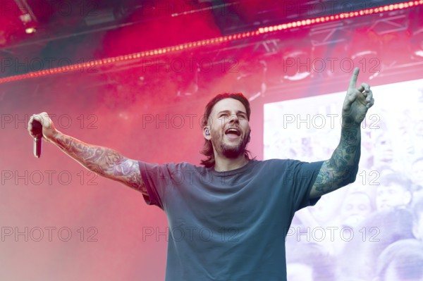 M. Shadows, (Matthew Charles Sanders), singer, frontman, Avenged Sevenfold, progressive metal band, USA, live open air at the Citadel Music Festival, 21.06.2025, Zitadelle Spandau, Berlin, Germany < english> Avenged Sevenfold, progressive metal band, USA, live open air at the Citadel Music Festival, June 21, 2025, Spandau Citadel, Berlin, Germany, Europe