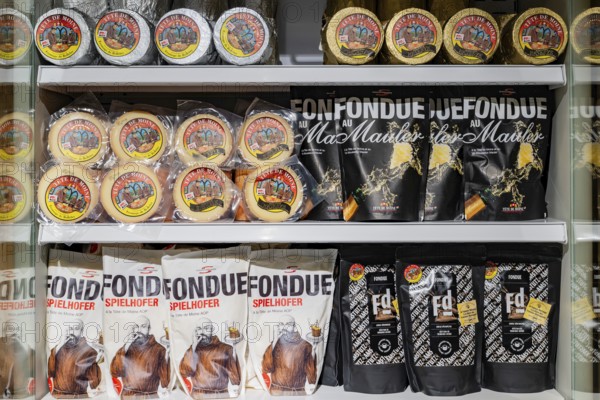 Tete de Moine Fondue display shelf