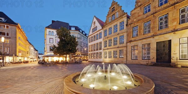 Old market with fountain and town houses in the evening, Bielefeld, East Westphalia-Lippe, North Rhine-Westphalia, Germany, Europe