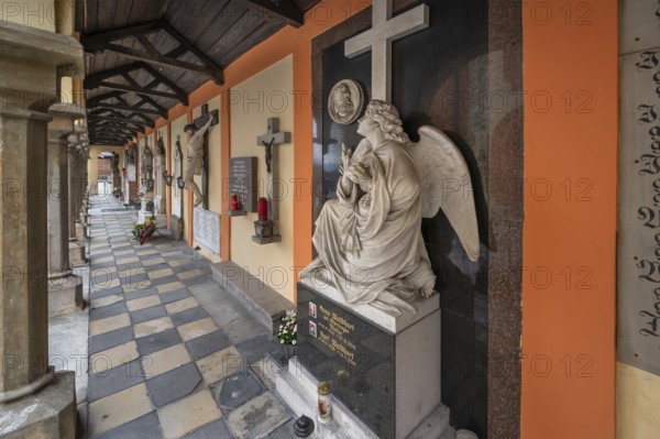 Grave arcades in the cemetery of the parish church of St Peter and Paul, Kirchstraße 25, Telfs, Austria, Europe