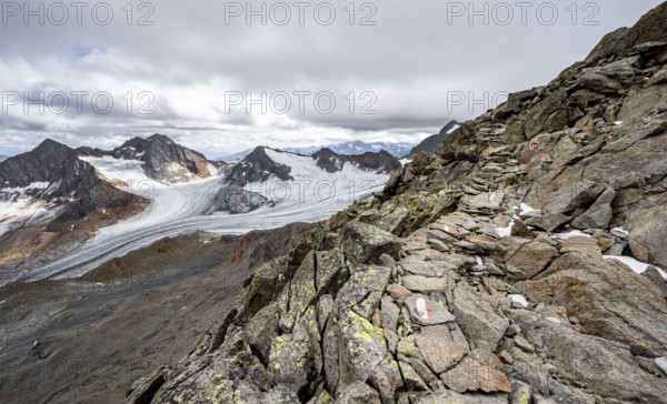 High mountain landscape, view of mountain peaks Königshofspitz and Schwarzwandspitz with glacier of the Übeltalferner, Stubai Alps, South Tyrol, Italy, Europe