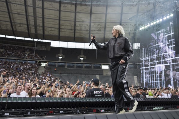 Emily Armstrong, lead singer of Linkin Park live on From Zero World Tour 2025 at the Olympiastadion Berlin on 18 June 2025