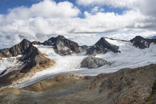 High mountain landscape, view of mountain peaks Königshofspitz and Hofmannspitze with glacier of the Übeltalferner, Stubai Alps, South Tyrol, Italy, Europe