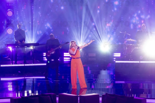 Beatrice Egli Opening Medley at the Beatrice Egli Show in Studio Berlin Adlershof on 08.04.2025. The broadcast will take place on Easter Saturday, 19 April 2025, 8:15 pm, on Ersten