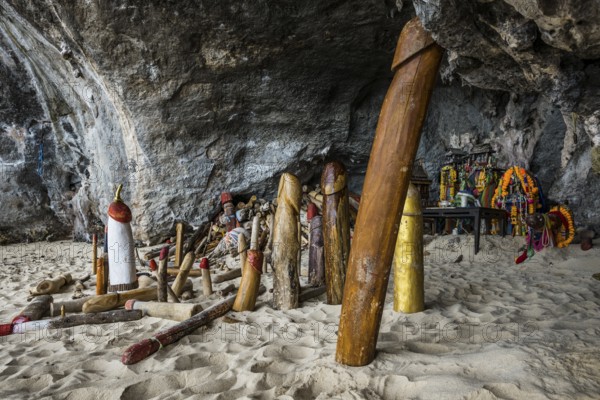 Princess Cave, Phra Nang Cave Shrine, Ao Phra Nang Beach, Railay Beach, Ao Nang, Krabi, Thailand, Asia