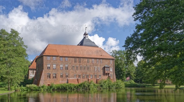 The castle in Winsen in northern Lower Saxony is over 700 years old. The building now houses the Winsen district court. Lower Saxony, Germany, Europe
