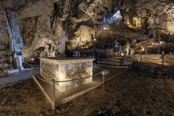 Melidoni Cave, Altar, Crete, Greece, 23 May 2025 < english> Melidoni Cave, Crete, Greece, May 23, 2025, Europe