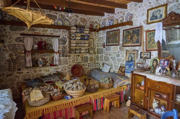 Niotis Restaurant, Rustic cuisine with earthenware crockery, handmade decorations and antique furniture, inviting and traditional, Kefalos, Kos, Dodecanese, Greek Islands, Greece, Europe