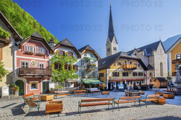 Market square in the town centre, Hallstatt, Lake Hallstatt, UNESCO World Heritage Site, Salzkammergut, Upper Austria, Austria, Europe