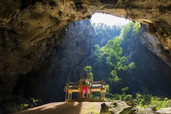 Temple in a stalactite cave, Phraya Nakhon Cave, Khao Sam Roi Yot National Park, Hua Hin, Prachuap Khiri Khan, Thailand, Asia