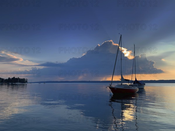 Evening atmosphere, sailing boats on Lake Starnberg, Bavaria, Germany, Europe