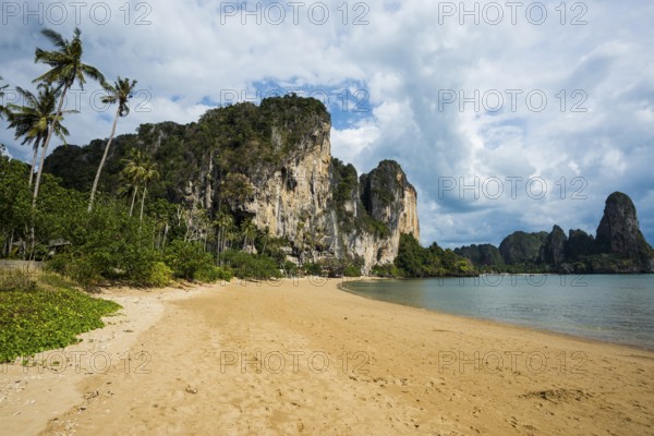 Tonsai Beach, Ton Sai Bay, Ao Nang, Krabi, Thailand, Asia