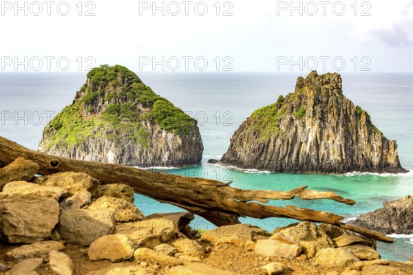 Fernando de Noronha, Brasil. Turquoise water around the Two Brothers rocks, UNESCO World Heritage Site, Brazil, South America